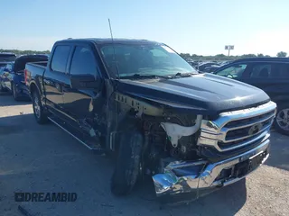 2022 Ford F-150 XL z VIN 1FTEW1EP9NKD88440, wystawiony jako IAAI lot #42505953 z przebiegiem 61 379 mil mil oraz . Historia ofert i sprzedaży dostępna na DreamBid. Obrazek 1.