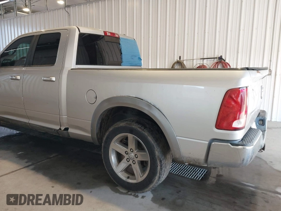 2010 Dodge 1500 SLT z VIN 1D7RV1GT3AS117632, wystawiony jako IAAI lot #41940483 z przebiegiem 310 651 mil mil oraz . Historia ofert i sprzedaży dostępna na DreamBid. Obrazek 6.