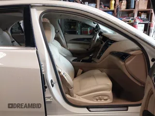 2014 Cadillac CTS Luxury AWD with VIN 1G6AX5S30E0181597, listed as a IAAI auction lot 41853975 with Not Provided miles and . Bid and sale history available at DreamBid. Image 5.