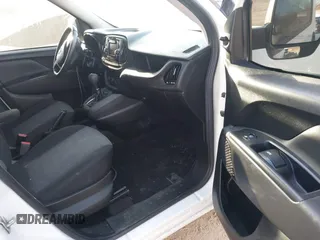 2019 Ram ProMaster City Cargo Tradesman z VIN ZFBHRFAB8K6L98752, wystawiony jako IAAI lot #41768646 z przebiegiem 142 970 mil mil oraz . Historia ofert i sprzedaży dostępna na DreamBid. Obrazek 5.