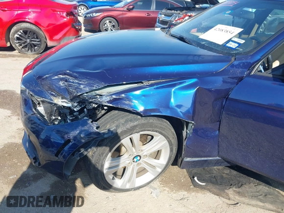 2016 BMW 3 Series 328i z VIN WBA8E9C53GP847688, wystawiony jako IAAI lot #42083854 z przebiegiem 53 725 mil mil oraz . Historia ofert i sprzedaży dostępna na DreamBid. Obrazek 6.