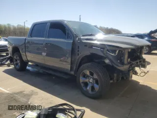 2020 Ram 1500 Big Horn z VIN 1C6SRFFT9LN379629, wystawiony jako Copart lot #51930605 z przebiegiem 71 697 mil mil oraz Szkoda całkowita • Salvage title. Historia ofert i sprzedaży dostępna na DreamBid. Obrazek 4.