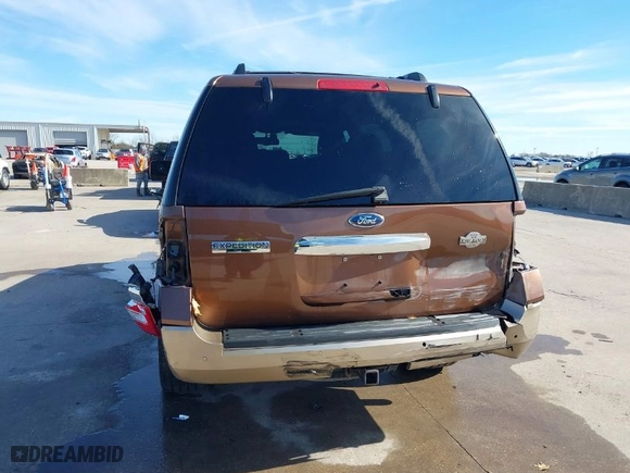 2012 Ford Expedition XLT with VIN 1FMJU1H52CEF24669, listed as a IAAI auction lot 41315230 with 175,399 mi miles. Bid and sale history available at carsss.com. Image 6.