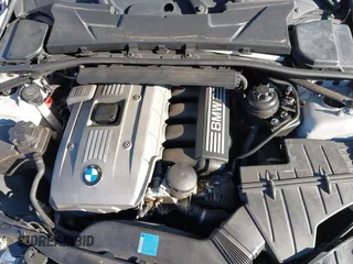 2006 BMW 3 Series 325i with VIN WBAVB13516KX40275, listed as a IAAI auction lot 41563739 with 185,783 mi miles. Bid and sale history available at carsss.com. Image 10.