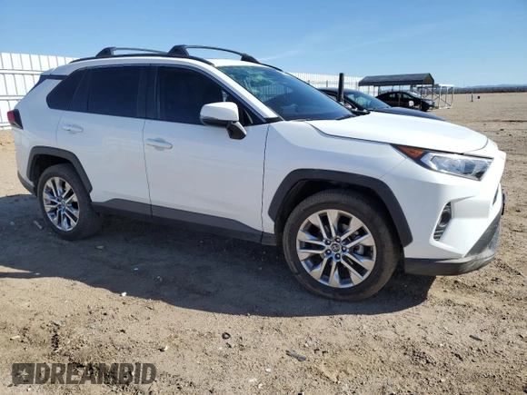 2020 Toyota RAV4 XLE Premium with VIN 2T3C1RFV8LW076549, listed as a Copart auction lot 49922535 with 136,074 mi miles and Salvage Title. Bid and sale history available at carsss.com. Image 4.