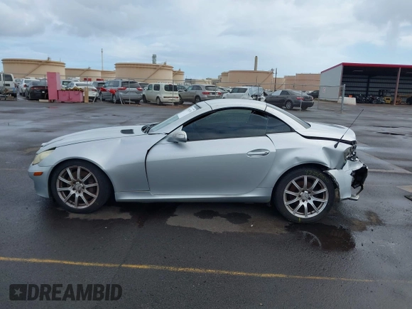 2005 Mercedes-Benz SLK 230/320 с VIN WDBWK56F35F045143, выставлен на аукционе IAAI как лот 42014710 с пробегом 96 868 миль миль и . История ставок и продаж доступна на DreamBid. Изображение 14.