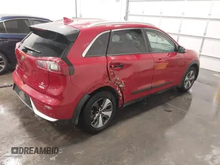 2017 Kia Niro Touring Launch Edition with VIN KNDCC3LC6H5102042, listed as a IAAI auction lot 41666561 with 191,584 mi miles. Bid and sale history available at carsss.com. Image 4.
