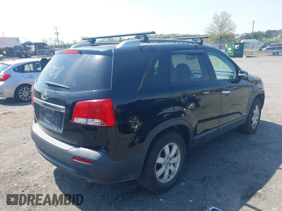 2013 Kia Sorento LX with VIN 5XYKTDA67DG375524, listed as a IAAI auction lot 41824511 with 175,604 mi miles. Bid and sale history available at carsss.com. Image 4.