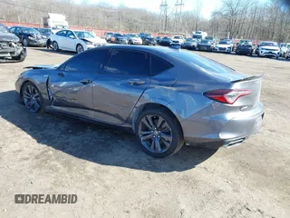 2023 Acura TLX w/A-Spec Package z VIN 19UUB5F54PA001072, wystawiony jako IAAI lot #41695592 z przebiegiem 17 218 mil mil oraz . Historia ofert i sprzedaży dostępna na DreamBid. Obrazek 3.