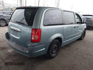 2008 Chrysler Town & Country LX with VIN 2A8HR44H38R831695, listed as a IAAI auction lot 42096656 with 254,424 mi miles and . Bid and sale history available at carsss.com. Image 4.