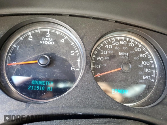 2008 GMC Sierra Denali z VIN 2GTEC638481135144, wystawiony jako Copart lot #70402884 z przebiegiem 211 510 mil mil oraz Czysty tytuł • Clean title. Historia ofert i sprzedaży dostępna na DreamBid. Obrazek 9.