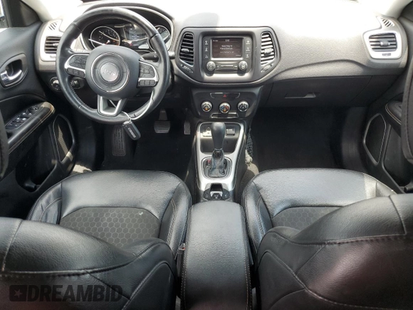2018 Jeep Compass Latitude z VIN 3C4NJCBB8JT461048, wystawiony jako Copart lot #65475345 z przebiegiem 82 384 mil mil oraz Czysty tytuł • Clean title. Historia ofert i sprzedaży dostępna na DreamBid. Obrazek 8.