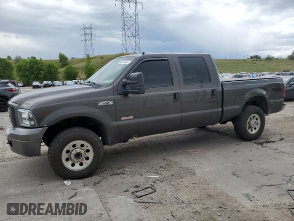 2006 Ford F-250 XL z VIN 1FTSW21P76EB60709, wystawiony jako Copart lot #62276565 z przebiegiem 241 373 mil mil oraz Szkoda całkowita • Salvage title. Historia ofert i sprzedaży dostępna na DreamBid. Obrazek 1.