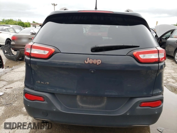 2016 Jeep Cherokee Latitude with VIN 1C4PJMCB2GW250413, listed as a Copart auction lot 59490355 with 122,332 mi miles and Clean title. Bid and sale history available at DreamBid. Image 6.