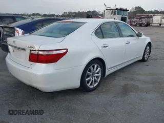 2009 Lexus LS 460 с VIN JTHCL46F095002661, выставлен на аукционе IAAI как лот 41873060 с пробегом 260 882 миль миль и . История ставок и продаж доступна на DreamBid. Изображение 4.