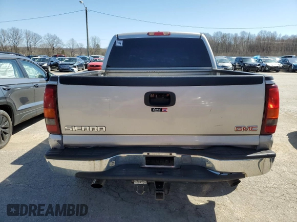 2004 GMC Sierra 1500 SLE z VIN 2GTEK13T541363075, wystawiony jako Copart lot #48901465 z przebiegiem 240 791 mil mil oraz Szkoda całkowita • Salvage title. Historia ofert i sprzedaży dostępna na DreamBid. Obrazek 6.