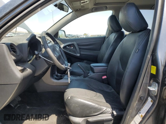 2011 Toyota RAV4 Sport z VIN JTMRK4DV0B5098869, wystawiony jako Copart lot #53277145 z przebiegiem 184 885 mil mil oraz Szkoda całkowita • Salvage title. Historia ofert i sprzedaży dostępna na DreamBid. Obrazek 7.