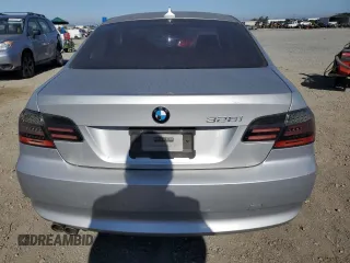 2009 BMW 3 Series 328i z VIN WBAWV13549P122225, wystawiony jako Copart lot #63093875 z przebiegiem 78 527 mil mil oraz Czysty tytuł • Clean title. Historia ofert i sprzedaży dostępna na DreamBid. Obrazek 6.
