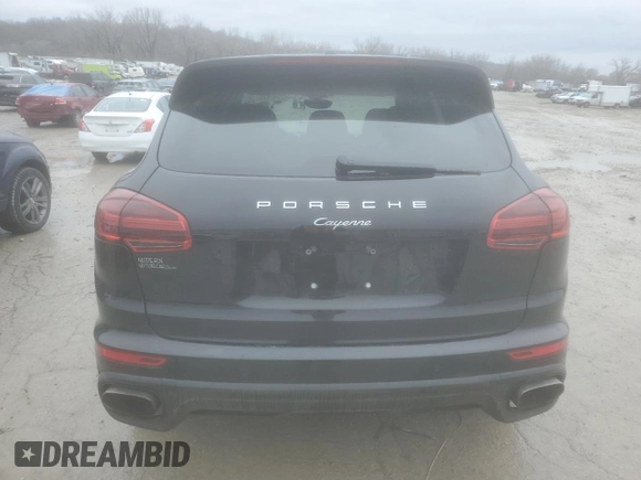 2018 Porsche Cayenne z VIN WP1AA2A2XJKA05305, wystawiony jako Copart lot #42763575 z przebiegiem 117 366 mil mil oraz Szkoda całkowita • Salvage title. Historia ofert i sprzedaży dostępna na DreamBid. Obrazek 6.