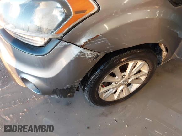 2013 Kia Soul ! with VIN KNDJT2A69D7609014, listed as a IAAI auction lot 41393337 with 259,707 mi miles. Bid and sale history available at carsss.com. Image 6.