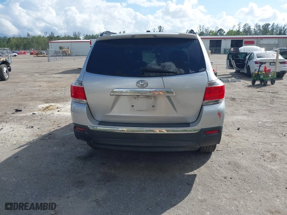 2011 Toyota Highlander with VIN 5TDZK3EH0BS036157, listed as a IAAI auction lot 41589348 with 182,005 mi miles. Bid and sale history available at carsss.com. Image 16.