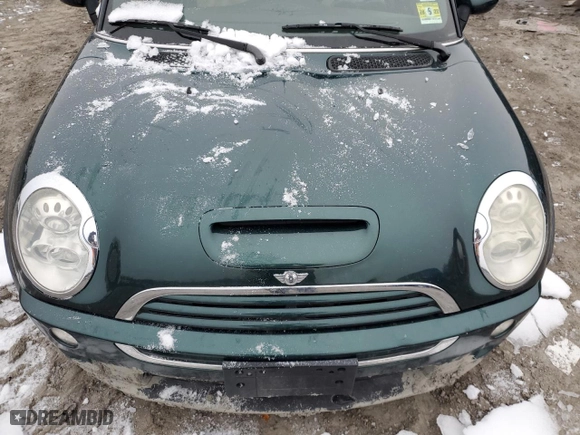 2005 MINI Cooper Convertible S with VIN WMWRH335X5TF84020, listed as a Copart auction lot 45285555 with 0 mi miles and Salvage Title. Bid and sale history available at carsss.com. Image 11.