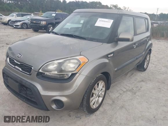 2013 Kia Soul with VIN KNDJT2A52D7549388, listed as a IAAI auction lot 40886665 with 164,543 mi miles. Bid and sale history available at carsss.com. Image 2.