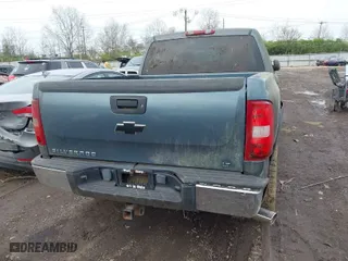 2008 Chevrolet Silverado 1500 LT w/1LT with VIN 2GCEK13J781284009, listed as a IAAI auction lot 42016023 with 152,782 mi miles. Bid and sale history available at carsss.com. Image 16.