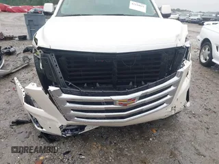 2015 Cadillac Escalade ESV Premium z VIN 1GYS4TKJ6FR708255, wystawiony jako IAAI lot #42244621 z przebiegiem 31 407 mil mil oraz . Historia ofert i sprzedaży dostępna na DreamBid. Obrazek 18.