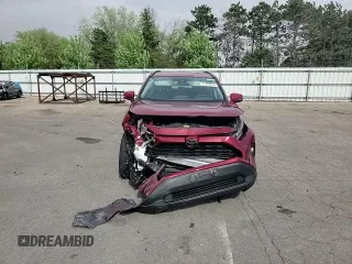 2021 Toyota RAV4 XLE z VIN 2T3P1RFV0MW206150, wystawiony jako Copart lot #57172615 z przebiegiem 55 051 mil mil oraz Szkoda całkowita • Salvage title. Historia ofert i sprzedaży dostępna na DreamBid. Obrazek 13.