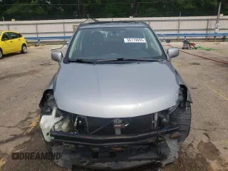 2007 Nissan Versa SL z VIN 3N1BC11E57L416352, wystawiony jako Copart lot #56119895 z przebiegiem 134 958 mil mil oraz Szkoda całkowita • Salvage title. Historia ofert i sprzedaży dostępna na DreamBid. Obrazek 5.