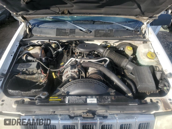 1998 Jeep Grand Cherokee Laredo with VIN 1J4GZ48Y9WC203024, listed as a Copart auction lot 83813114 with 105,044 mi miles and Non Repairable. Bid and sale history available at carsss.com. Image 12.