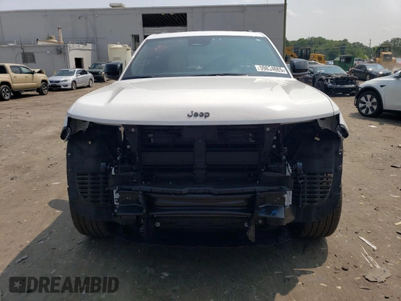 2025 Jeep Grand Cherokee Limited z VIN 1C4RJKBG9S8635667, wystawiony jako Copart lot #59854665 z przebiegiem 6 250 mil mil oraz Szkoda całkowita • Salvage title. Historia ofert i sprzedaży dostępna na DreamBid. Obrazek 5.