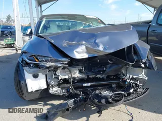 2025 Tesla Model 3 Long Range z VIN 5YJ3E1EA2SF885408, wystawiony jako IAAI lot #41778498 z przebiegiem 1 566 mil mil oraz . Historia ofert i sprzedaży dostępna na DreamBid. Obrazek 6.