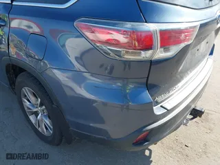 2015 Toyota Highlander LE with VIN 5TDBKRFH2FS206866, listed as a IAAI auction lot 41416098 with 178,891 mi miles. Bid and sale history available at carsss.com. Image 19.
