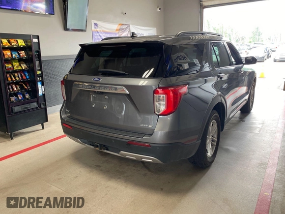 2022 Ford Explorer XLT with VIN 1FMSK8DH5NGB39343, listed as a IAAI auction lot 42788984 with 118,323 mi miles and . Bid and sale history available at DreamBid. Image 6.