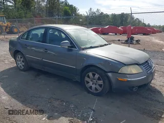 2005 Volkswagen Passat z VIN WVWBD63B85E087136, wystawiony jako IAAI lot #41896087 z przebiegiem 174 539 mil mil oraz . Historia ofert i sprzedaży dostępna na DreamBid. Obrazek 1.