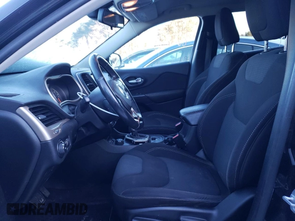 2016 Jeep Cherokee Altitude with VIN 1C4PJMCS7GW255591, listed as a Copart auction lot 86652234 with 149,392 mi miles and Salvage title. Bid and sale history available at DreamBid. Image 7.