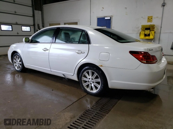 2006 Toyota Avalon XL z VIN 4T1BK36B86U150304, wystawiony jako Copart lot #57402735 z przebiegiem 244 634 mil mil oraz Czysty tytuł • Clean title. Historia ofert i sprzedaży dostępna na DreamBid. Obrazek 2.