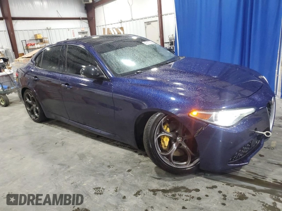 2017 Alfa Romeo Giulia Ti z VIN ZARFAECN6H7543339, wystawiony jako Copart lot #47017935 z przebiegiem 97 435 mil mil oraz Szkody całkowita. Historia ofert i sprzedaży dostępna na DreamBid. Obrazek 4.
