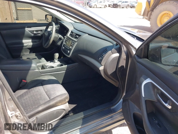 2017 Nissan Altima SR z VIN 1N4AL3AP9HC253312, wystawiony jako IAAI lot #42019699 z przebiegiem 139 440 mil mil oraz . Historia ofert i sprzedaży dostępna na DreamBid. Obrazek 5.