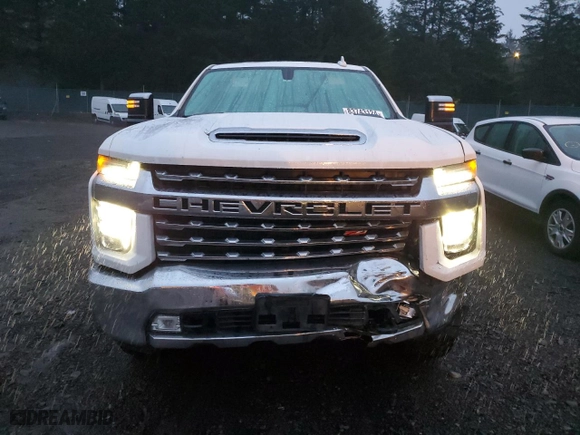 2020 Chevrolet Silverado 3500HD LTZ with VIN 1GC4YUEY0LF201236, listed as a Copart auction lot 83743124 with 116,590 mi miles and Salvage Title. Bid and sale history available at carsss.com. Image 5.