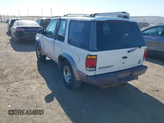 1997 Ford Explorer с VIN 1FMCU24X5VUD16929, выставлен на аукционе IAAI как лот 41984837 с пробегом 94 333 миль миль и . История ставок и продаж доступна на DreamBid. Изображение 3.
