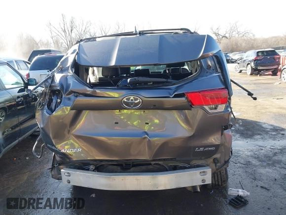 2019 Toyota Highlander LE with VIN 5TDBZRFH7KS978415, listed as a IAAI auction lot 41653130 with 101,245 mi miles and . Bid and sale history available at DreamBid. Image 17.