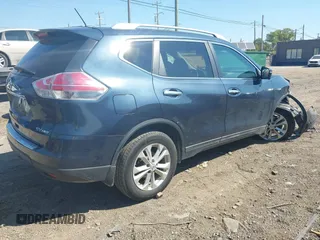 2015 Nissan Rogue SL with VIN 5N1AT2MV1FC852888, listed as a IAAI auction lot 40270127 with 132,354 mi miles and . Bid and sale history available at carsss.com. Image 4.