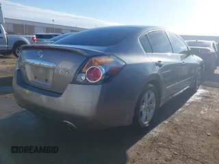 2007 Nissan Altima S with VIN 1N4AL21E97C199596, listed as a IAAI auction lot 41880234 with 170,155 mi miles and . Bid and sale history available at DreamBid. Image 4.