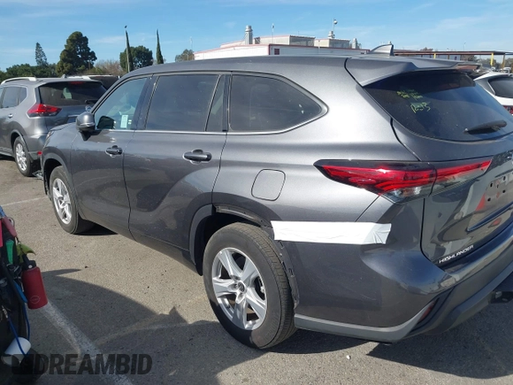 2022 Toyota Highlander LE with VIN 5TDZZRAH4NS096760, listed as a IAAI auction lot 41421802 with 28,379 mi miles and . Bid and sale history available at DreamBid. Image 3.