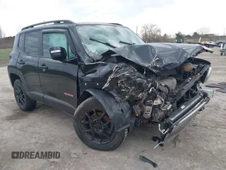 2020 Jeep Renegade Latitude z VIN ZACNJBBB8LPM11042, wystawiony jako IAAI lot #42072333 z przebiegiem 49 323 mil mil oraz . Historia ofert i sprzedaży dostępna na DreamBid. Obrazek 1.