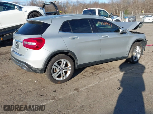 2015 Mercedes-Benz GLA 250 z VIN WDCTG4GB3FJ074548, wystawiony jako IAAI lot #41328457 z przebiegiem 75 706 mil mil oraz . Historia ofert i sprzedaży dostępna na DreamBid. Obrazek 4.