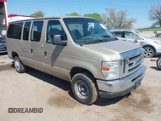 2008 Ford Econoline Passenger XL z VIN 1FBNE31L78DA49822, wystawiony jako IAAI lot #42188030 z przebiegiem 184 388 mil mil oraz . Historia ofert i sprzedaży dostępna na DreamBid. Obrazek 1.
